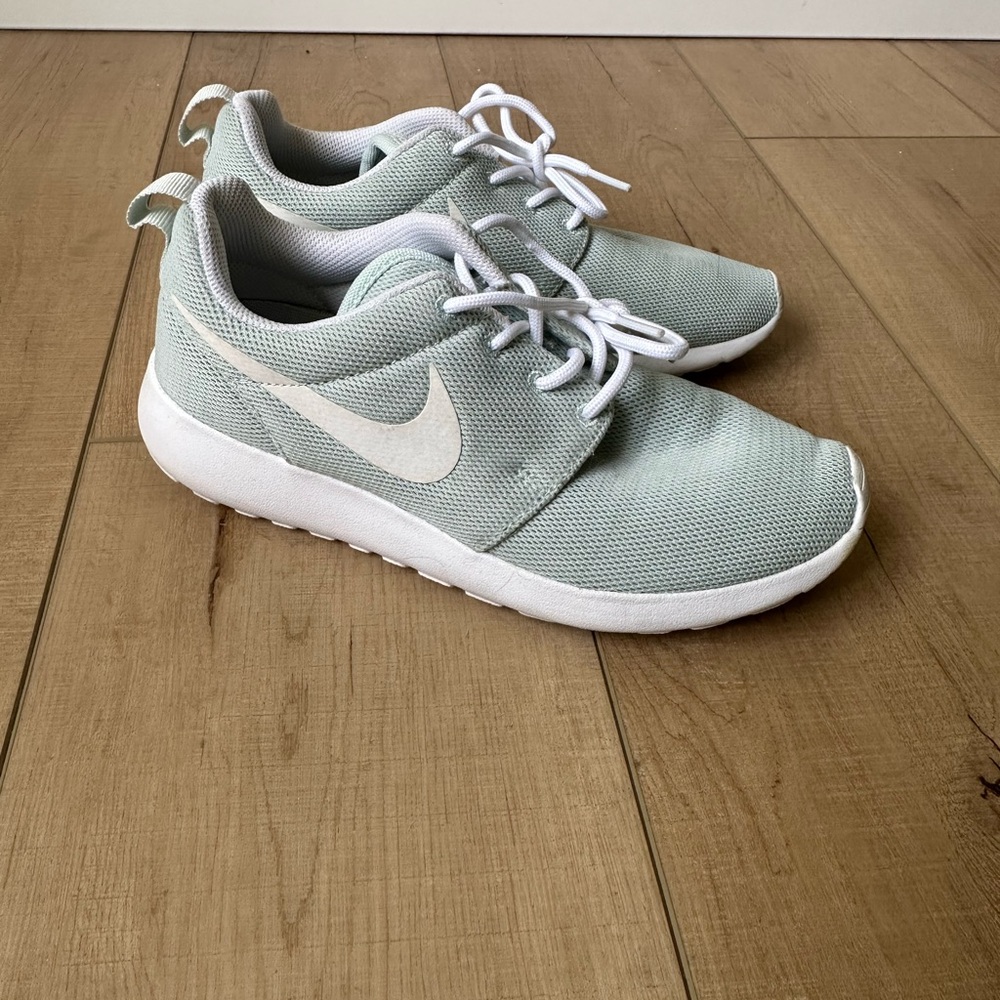 Nike Light Green Sneakers